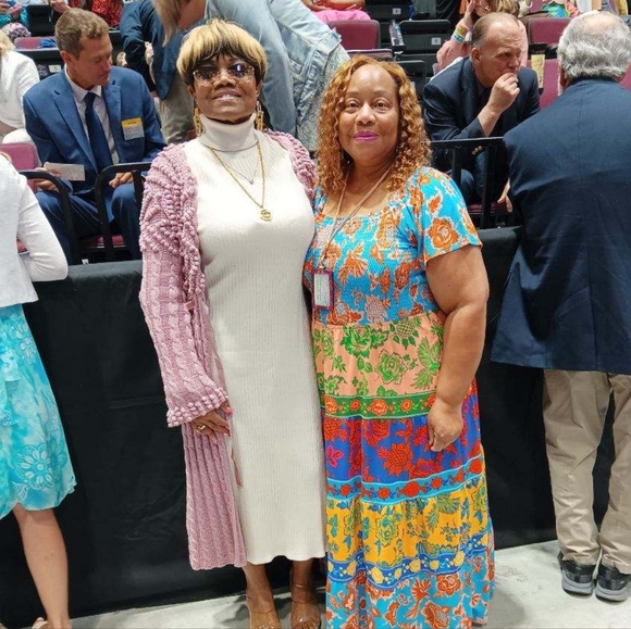 CHANEL CC LOGO GOLD TONE NECKLACE - Picture 11 of 12